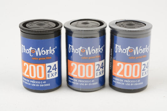 NEW EXPIRED 3X ROLLS OF PHOTOWORKS 200ASA 24exp. C-41  EXP. 1/2003