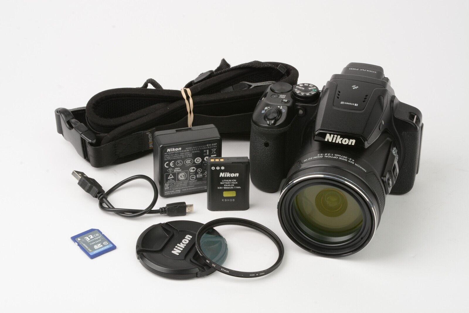 MINT NIKON COOLPIX P900 16MP 83x OPTICAL ZOOM DIGITAL BUNDLE, UV, STRAP, SD  NICE