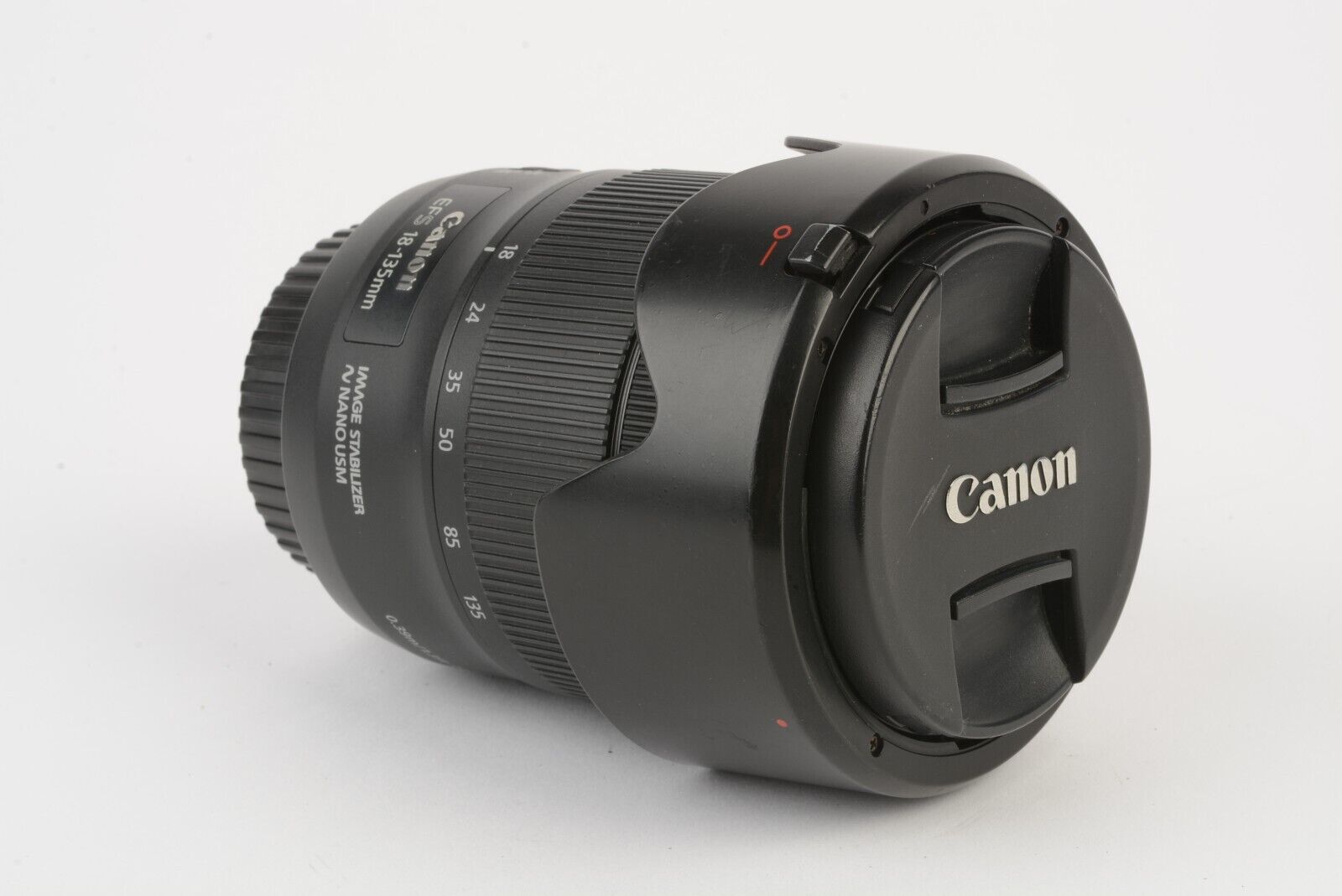 Canon キヤノン EF-S 18-135mm F3.5-5.6 IS USM - カメラ