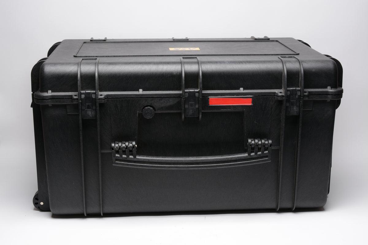 AXS Axis hard sided rolling carrying case 30x19x17", Very clean, no insert