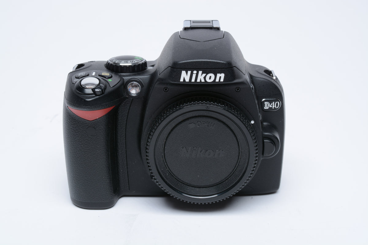 Nikon D40 DSLR body, batt+charger+book, ONLY 2421 Acts!! Mint-