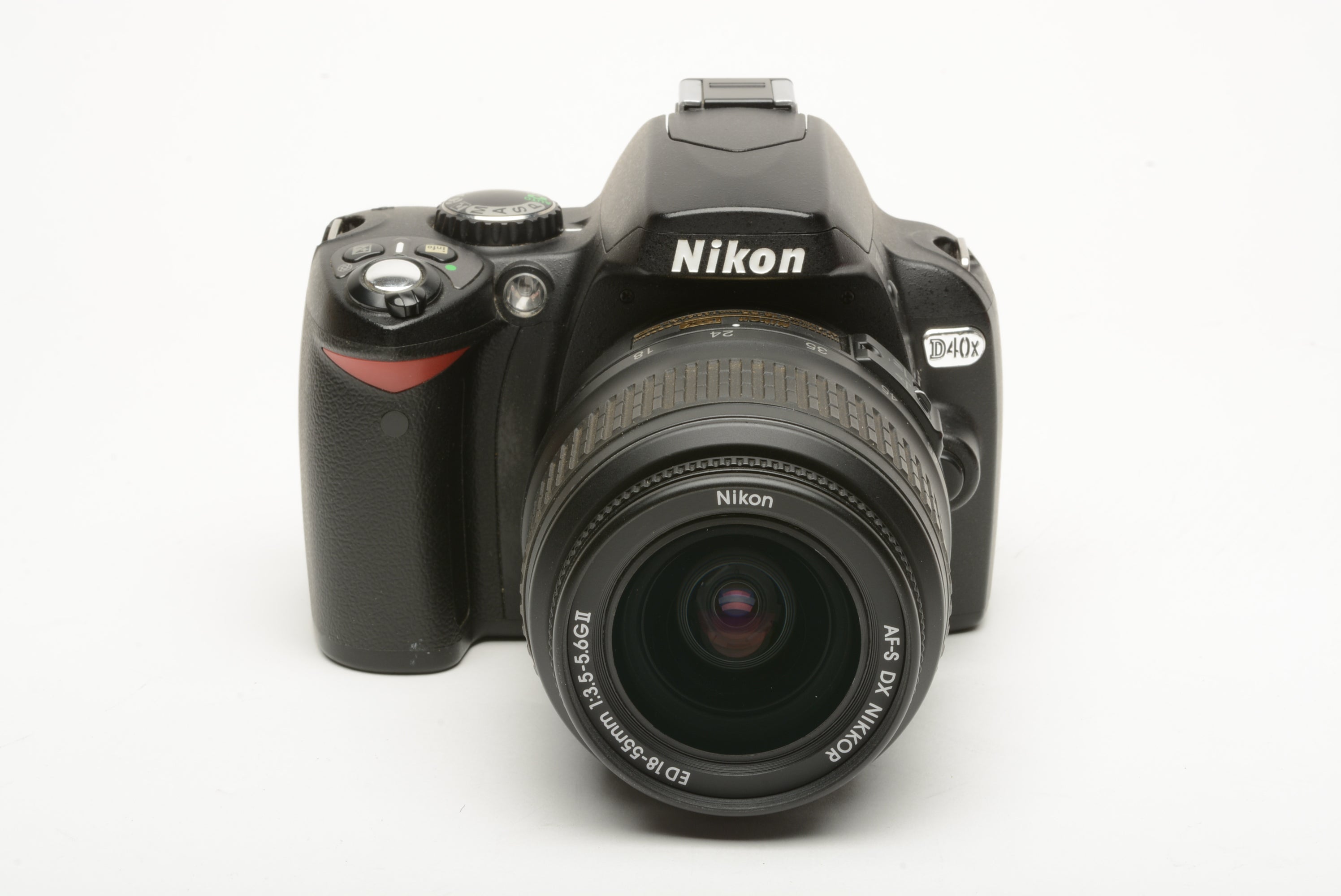 Nikon D40X body w/Nikkor 18-55mm f3.5-5.6 G ED II, Boxed, 2batts
