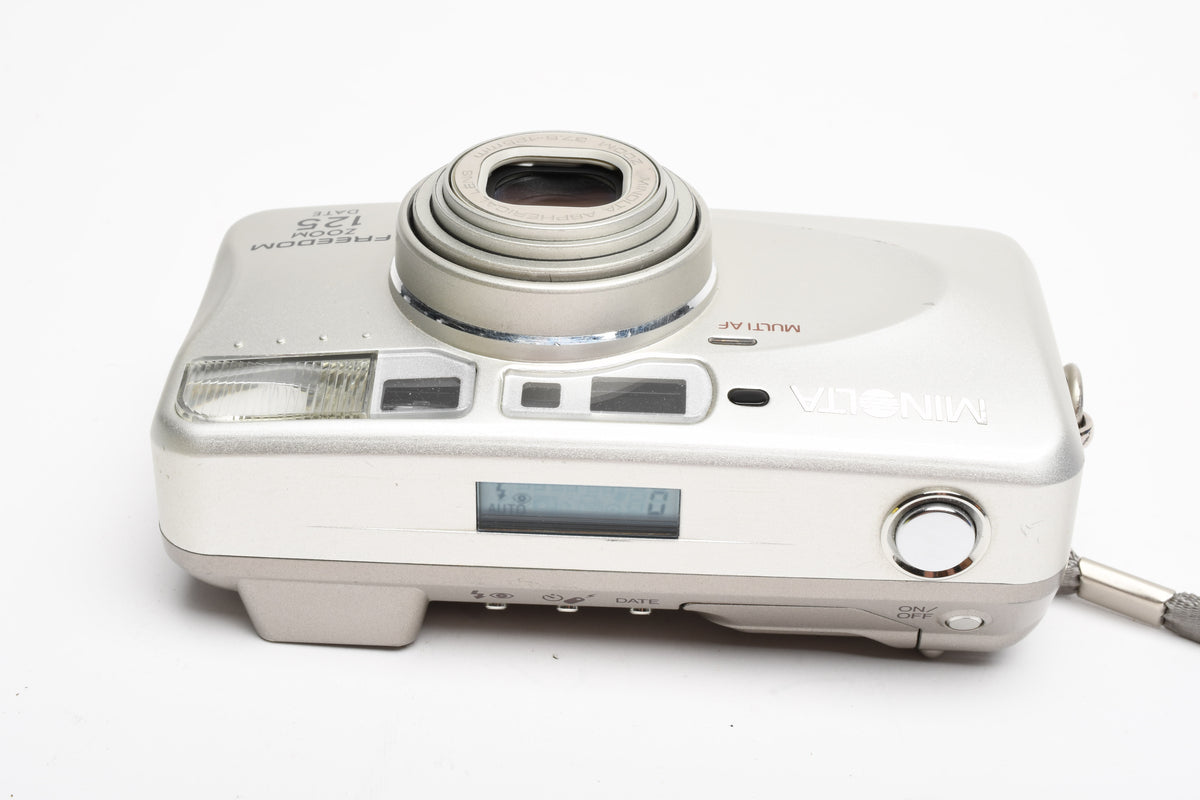 Minolta Freedom Zoom 125 Date 35mm Point&Shoot camera w/ strap, Great!