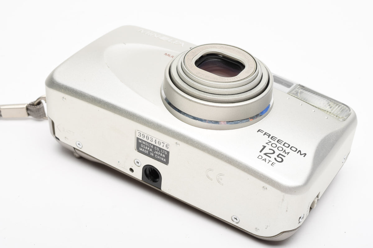 Minolta Freedom Zoom 125 Date 35mm Point&Shoot camera w/ strap, Great!