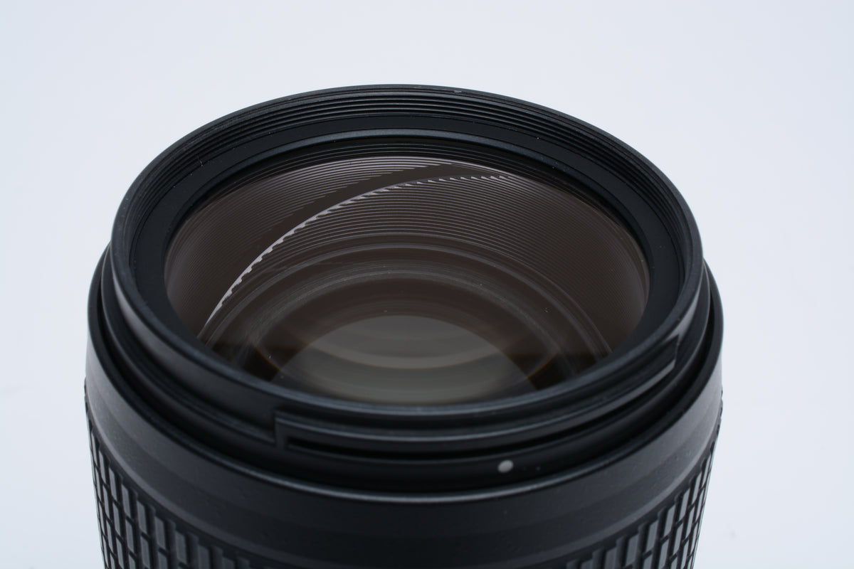 Nikon Nikkor AF-S 70-300mm f4-5.6G ED VR zoom lens, caps, lens hood, UV, Mint-