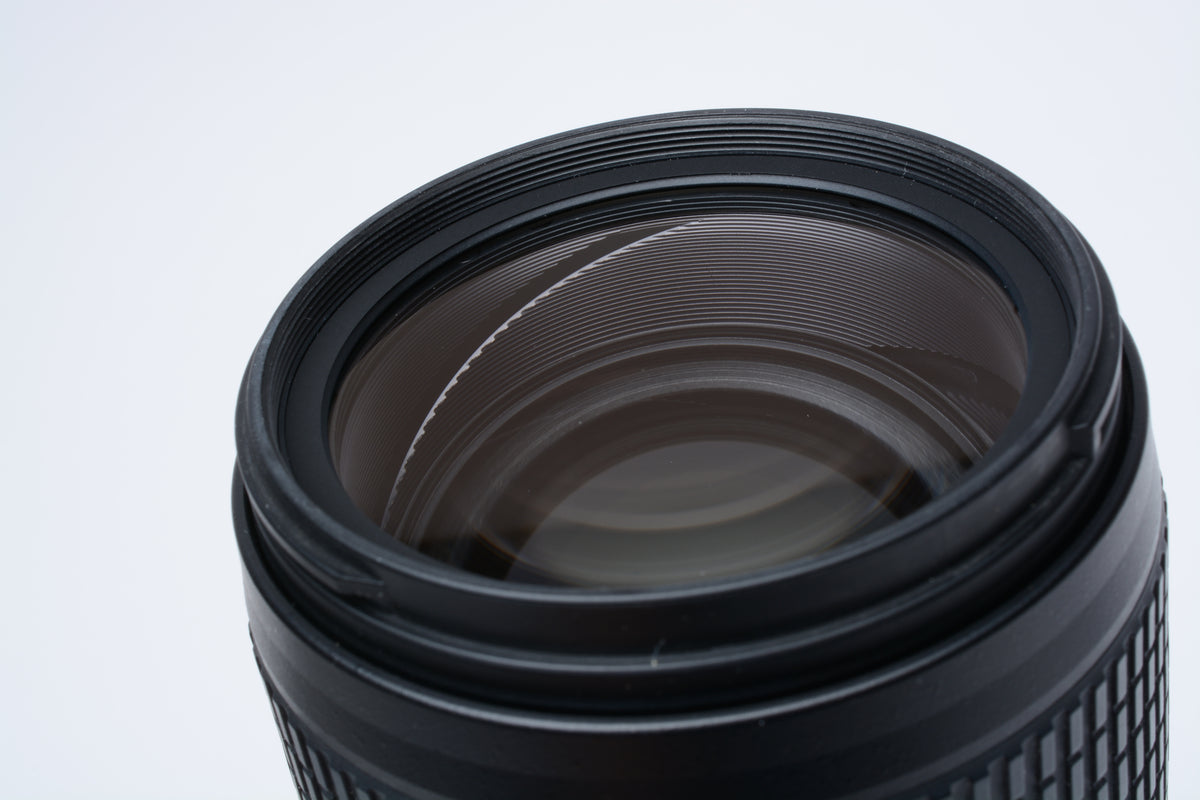 Nikon Nikkor AF-S 70-300mm f4-5.6G ED VR zoom lens, caps, lens hood, UV, Mint-