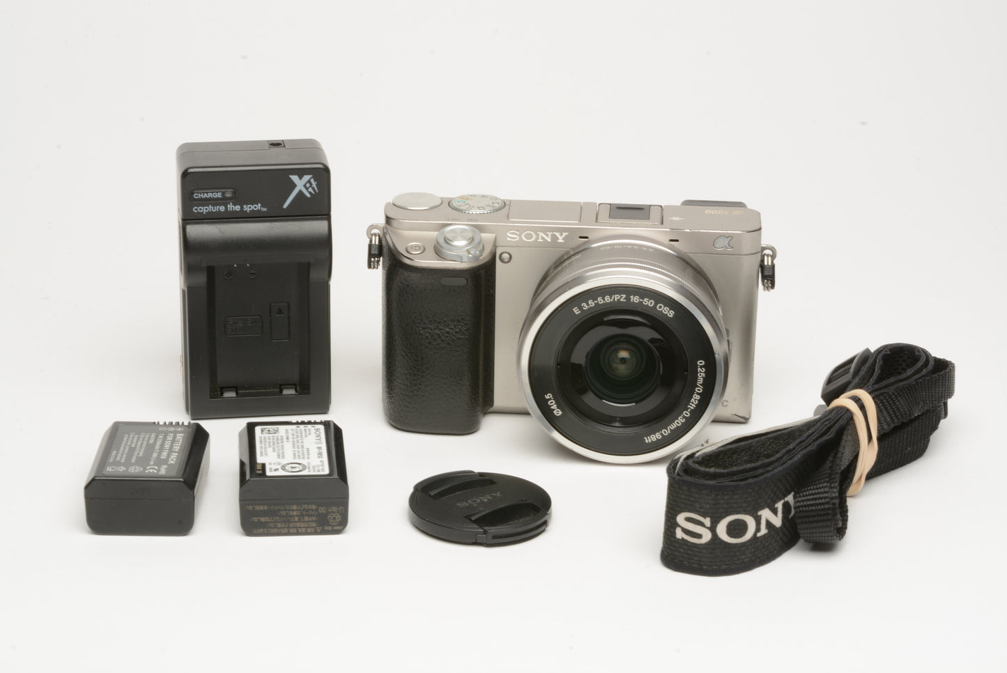 Fujifilm XT-2 Mirrorless digital camera body, batt+charger+box, Only 10,695 Acts