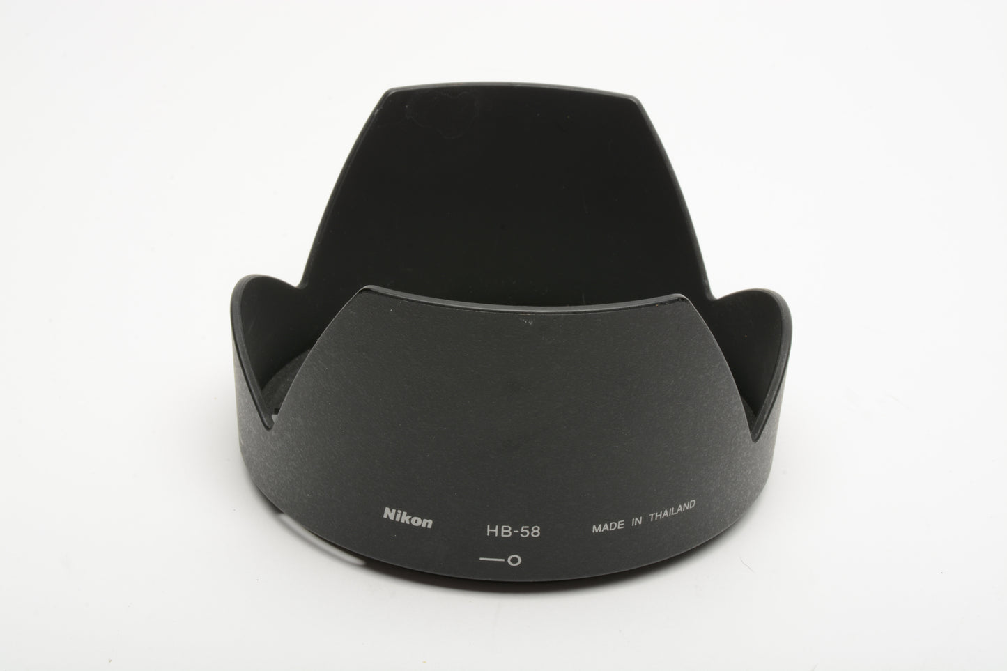 Nikon HB-58 Bayonet Lens Hood for 18-300mm f3.5-5.6G ED VR, Clean