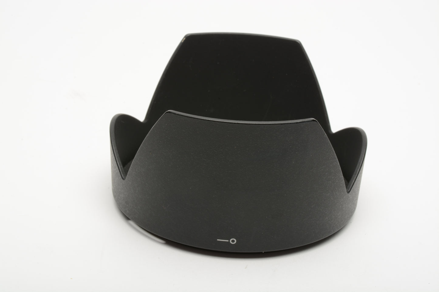 Nikon HB-58 Bayonet Lens Hood for 18-300mm f3.5-5.6G ED VR, Clean