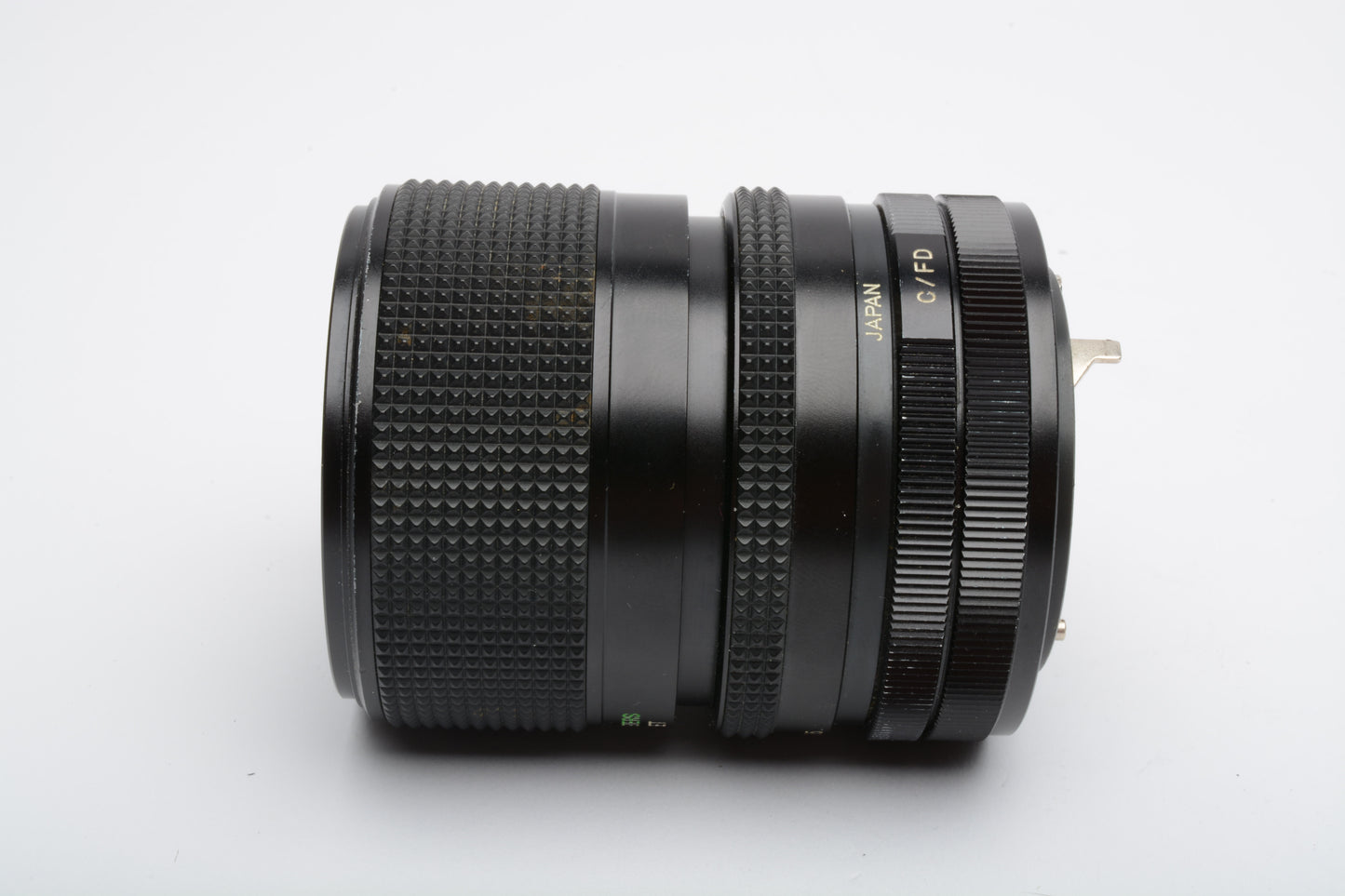 Vivitar MF 35-70mm f3.5-4.5 macro zoom lens for Canon FD mount, caps + UV, nice