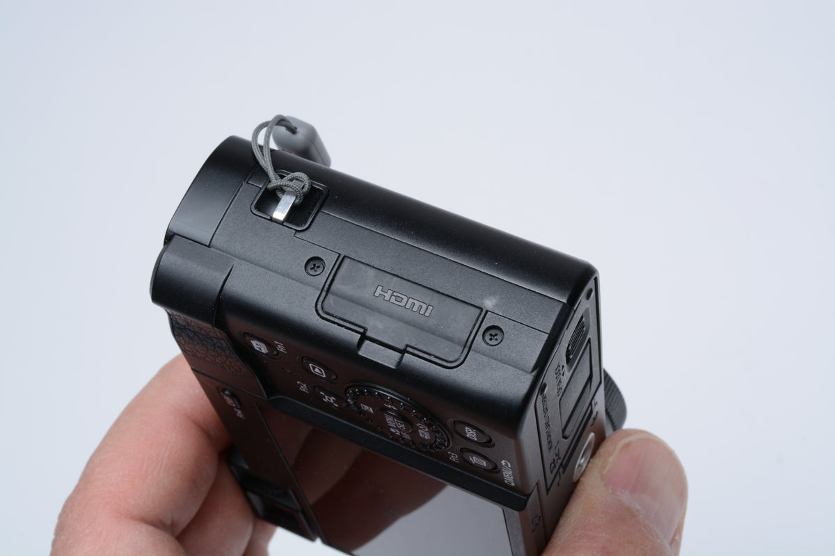 Panasonic Lumix DC-ZS80 20.3MP Digital Point&Shoot, 2Batts, Mint-