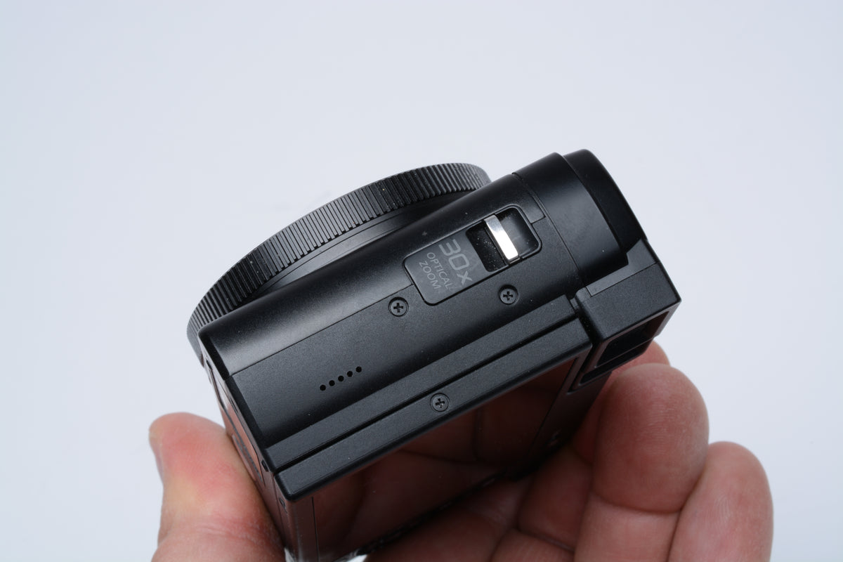 Panasonic Lumix DC-ZS80 20.3MP Digital Point&Shoot, 2Batts, Mint-