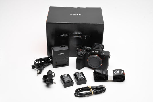 Sony A7R V Mirrorless body, Only 1852 Acts! 2X batts+charger, Boxed, Mint! USA
