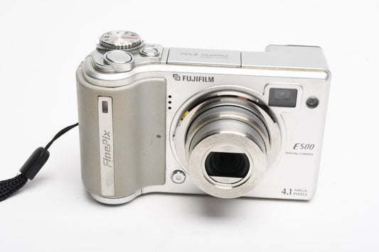 Fujifilm FinePix E500 4.1MP Digital Point&Shoot camera, Tested, Good!