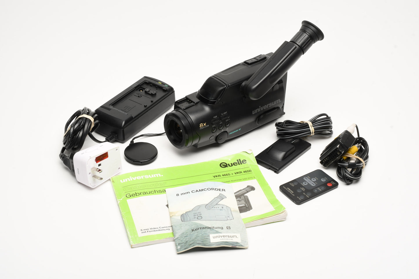 Universum VKR4665 Video 8 8mm Camcorder, batt+charger+remote, Tested