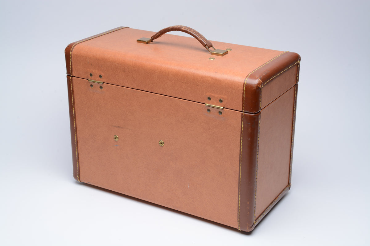 Kodak Kodaslide Hard case Vintage, Great design, ~18 x 9 x 13", w/Keys