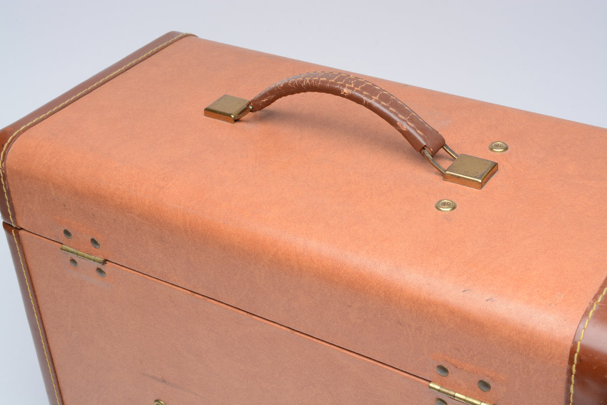 Kodak Kodaslide Hard case Vintage, Great design, ~18 x 9 x 13", w/Keys