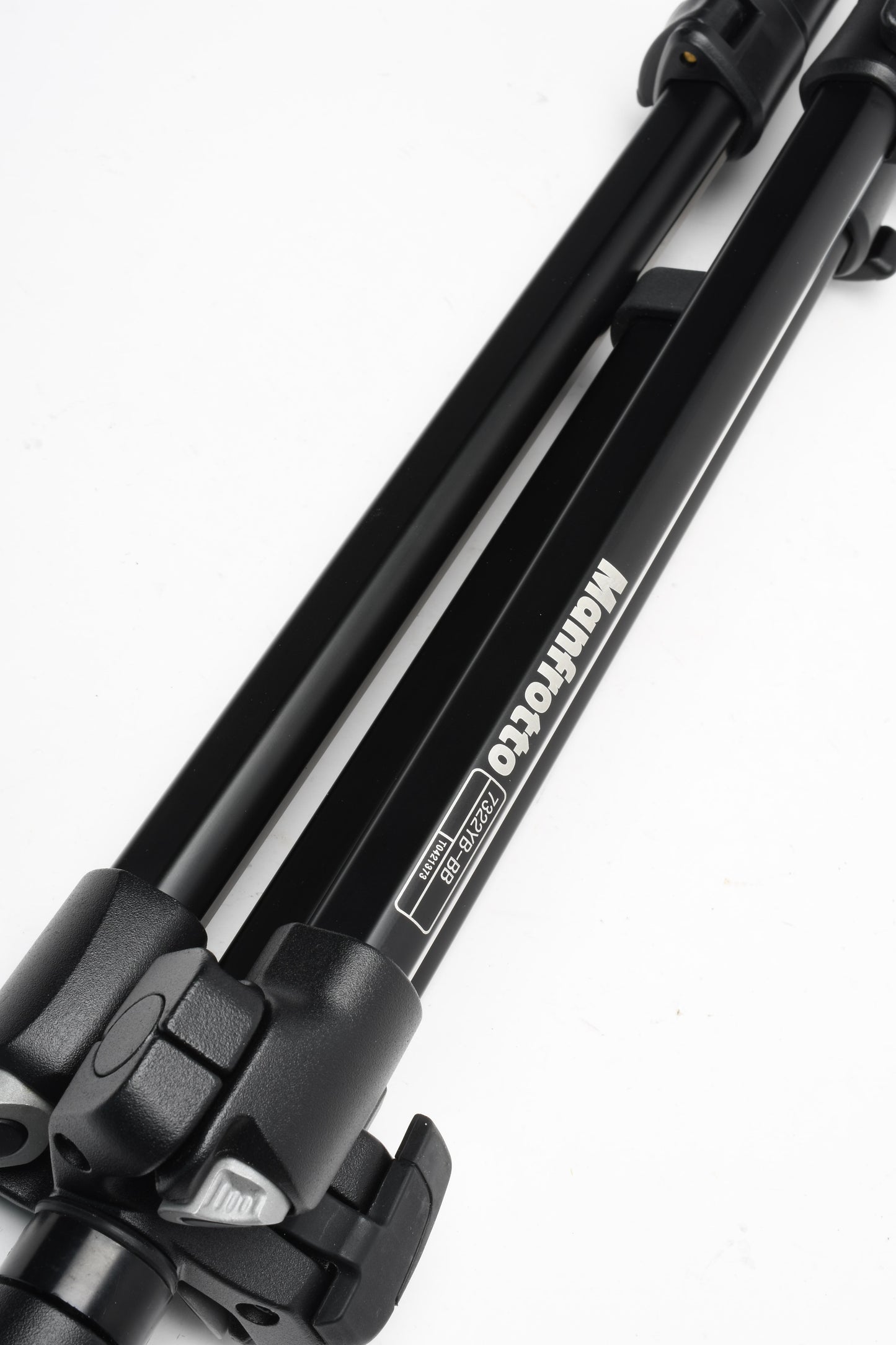 Manfrotto 7322YB Compact Tripod w/Small ball head, case, Very clean