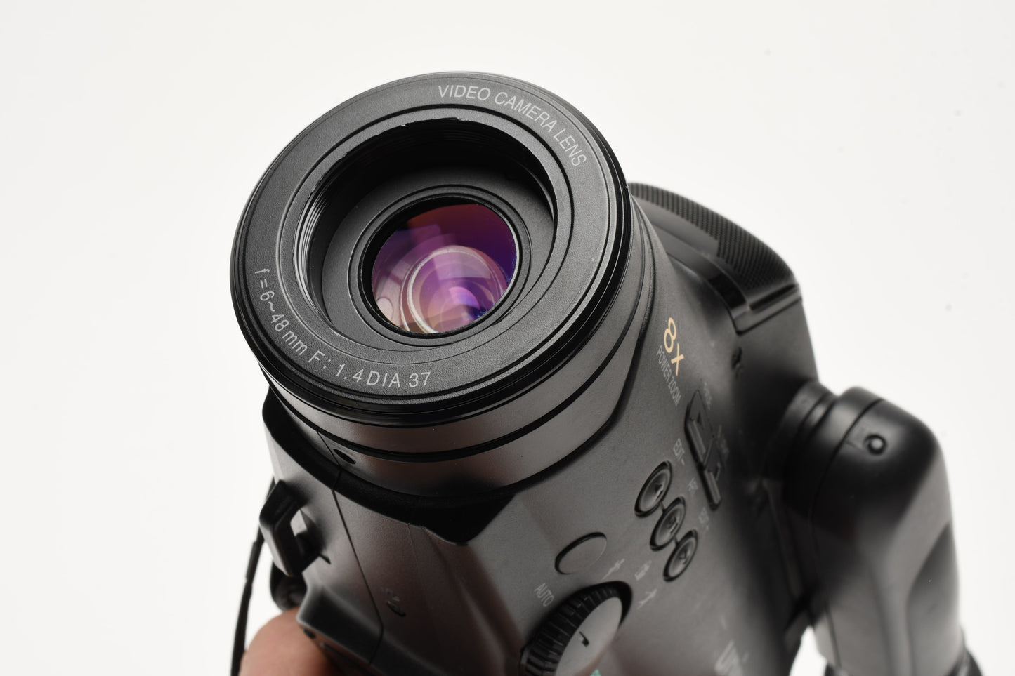 Universum VKR4665 Video 8 8mm Camcorder, batt+charger+remote, Tested