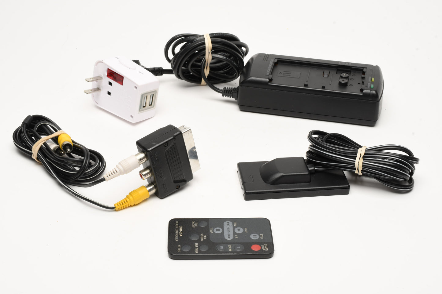 Universum VKR4665 Video 8 8mm Camcorder, batt+charger+remote, Tested