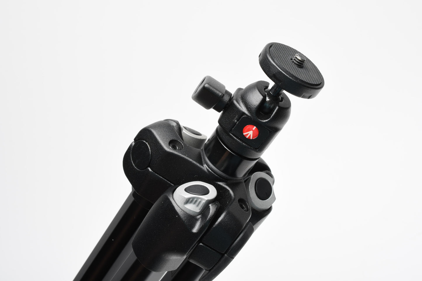 Manfrotto 7322YB Compact Tripod w/Small ball head, case, Very clean
