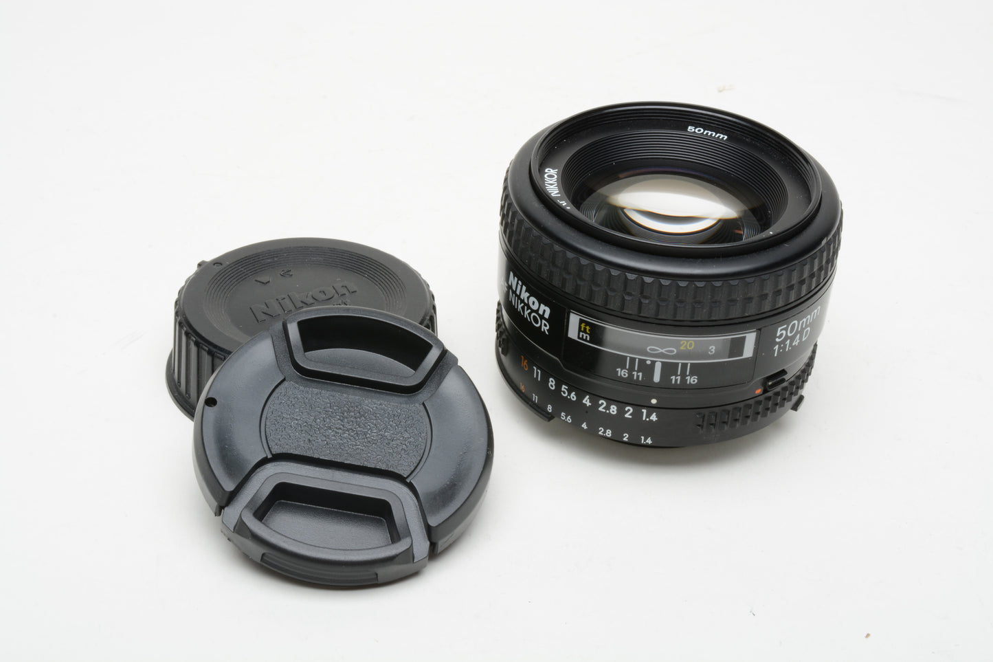 Nikon AF Nikkor 50mm f1.4D prime lens, very clean, nice prime lens w/caps