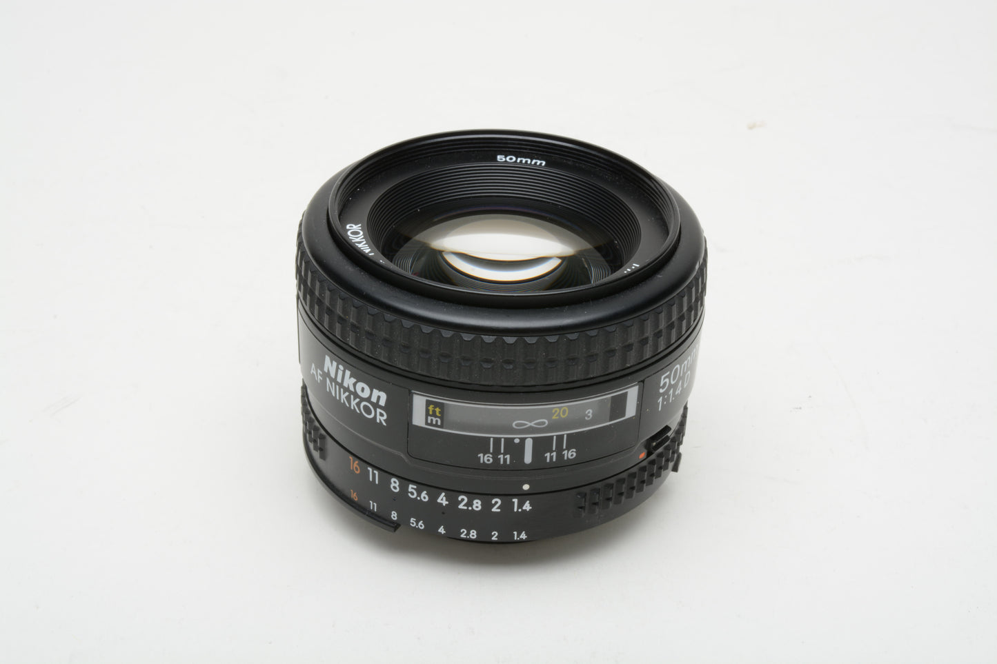 Nikon AF Nikkor 50mm f1.4D prime lens, very clean, nice prime lens w/caps