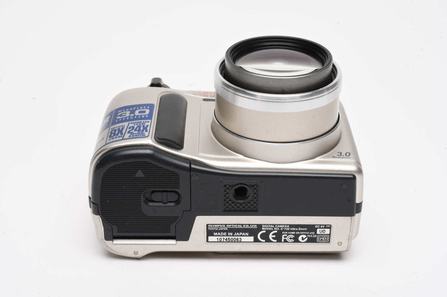 Olympus C-720 3MP Camedia Digital Point&Shoot w/Case, cap, 128MB card