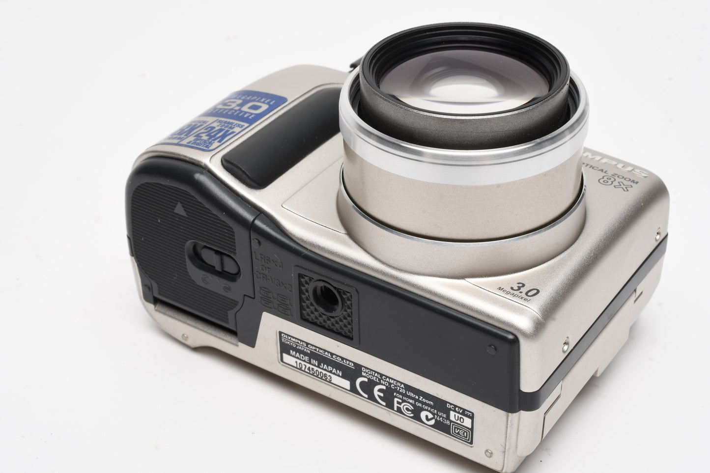 Olympus C-720 3MP Camedia Digital Point&Shoot w/Case, cap, 128MB card