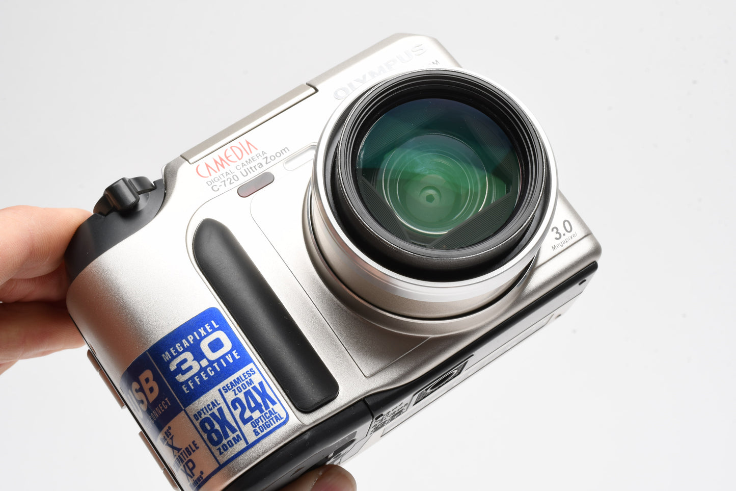 Olympus C-720 3MP Camedia Digital Point&Shoot w/Case, cap, 128MB card