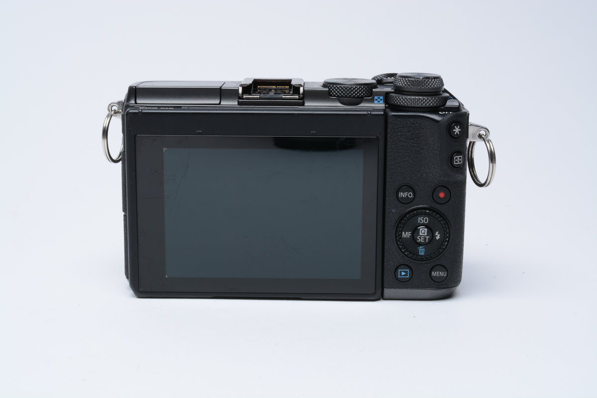 Canon EOS M6 Mirrorless Camera w/ EF-M 15-45mm f3.5-6.3 IS STM++