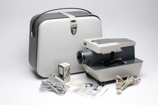 Rollei Type P 11 Slide Projector W/Remote, Case, Extra Bulb Tested woks great!