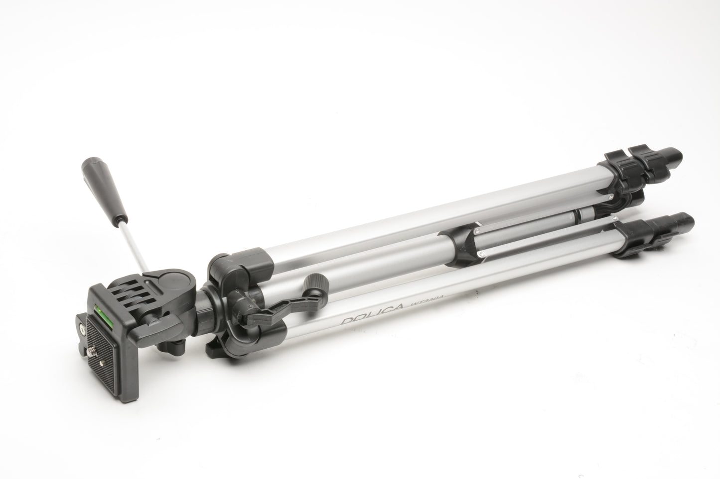 Dolica WT330A Tripod, w/case, boxed, Folded ~20" Extends To 48”, Mint-