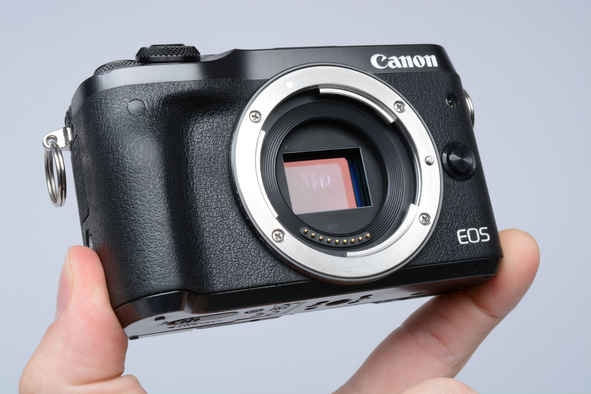 Canon EOS M6 Mirrorless Camera w/ EF-M 15-45mm f3.5-6.3 IS STM++