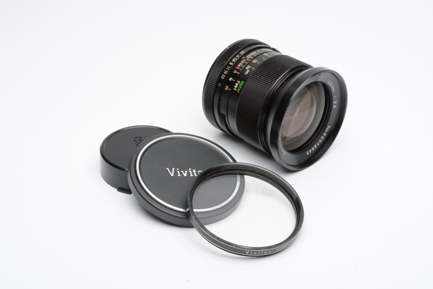 Vivitar 28mm F2.5 Canon FD Mount Lens, caps + UV, nice & clean