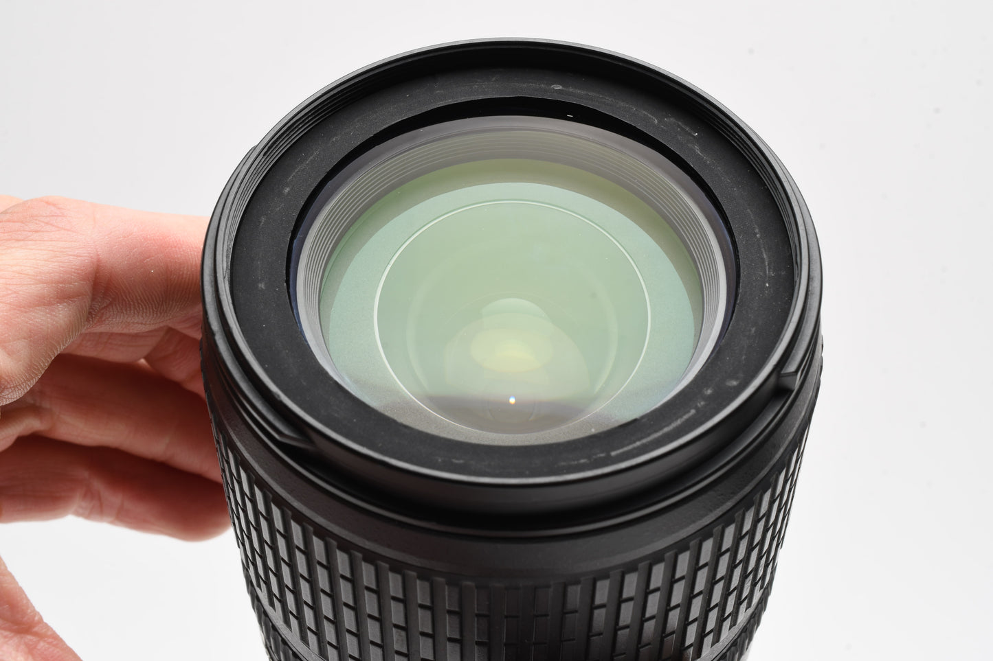 Nikon AF-S 18-105mm f3.5-5.6G ED DX VR zoom lens, caps, clean, Nice