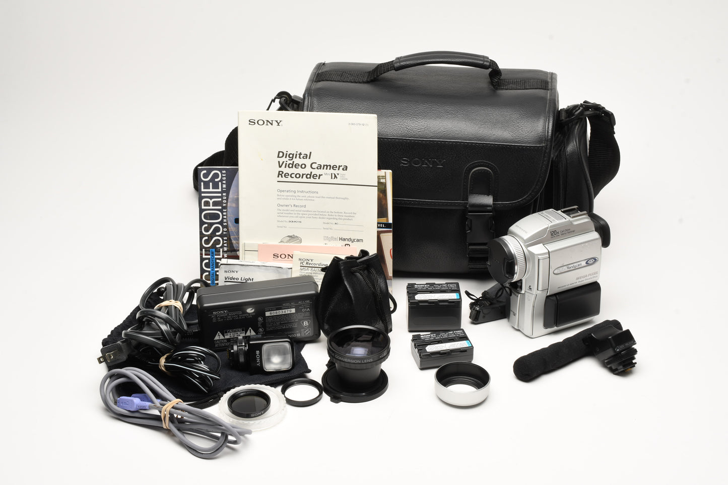 Sony DCR-PC110 Mini DV Camcorder large Bundle, Mic+Light+Case+++ Tested