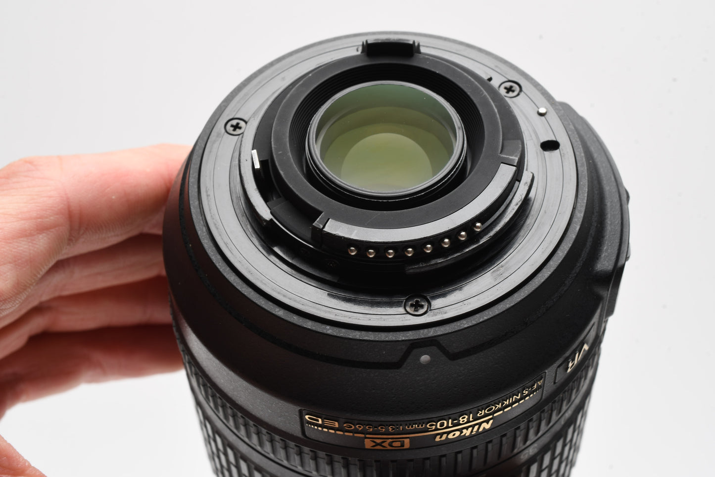 Nikon AF-S 18-105mm f3.5-5.6G ED DX VR zoom lens, caps, clean, Nice