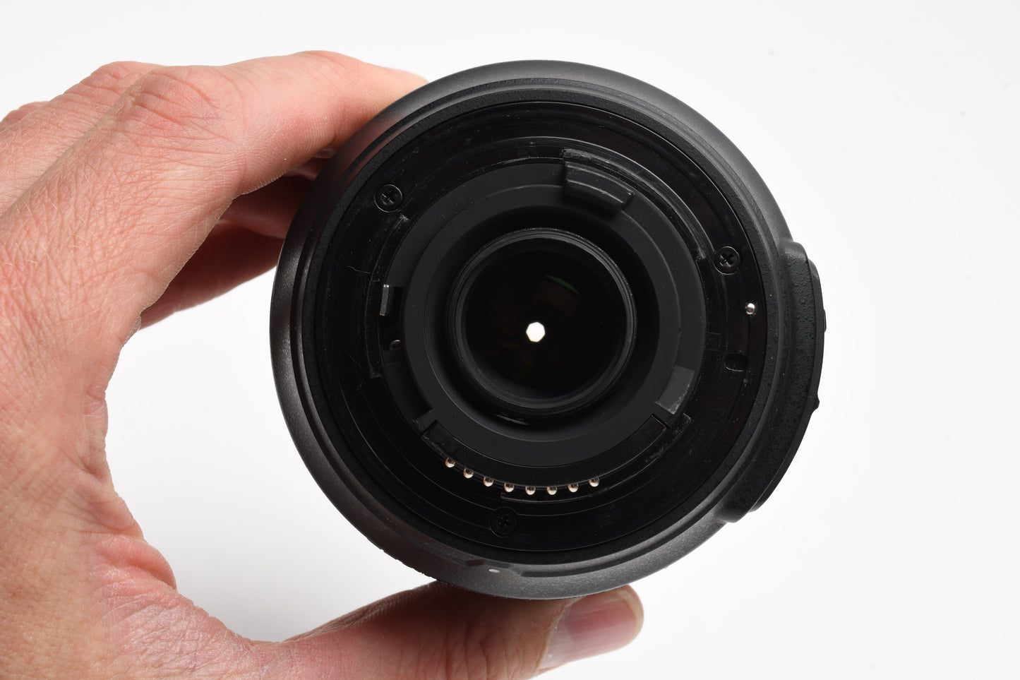 Nikon AF-S 18-105mm f3.5-5.6G ED DX VR zoom lens, caps, clean, Nice