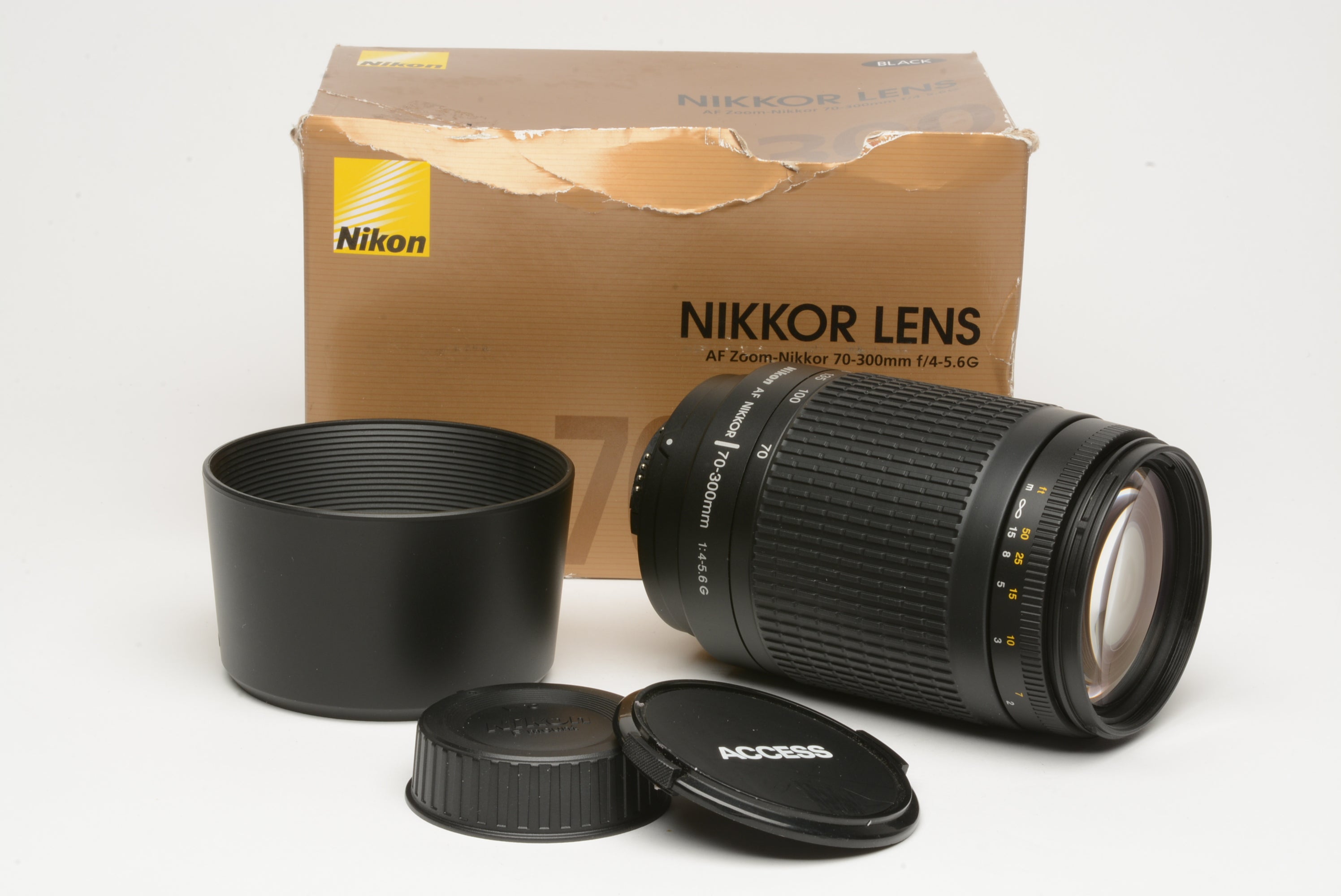 Nikon AF Zoom Nikkor 70-300mm f4.5-5.6G zoom, caps + hood, very clean