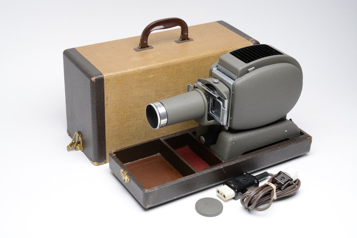 Leitz Prado 66/500 medium format slide projector for 6x6 & 6x4.5 transparencies, Great!