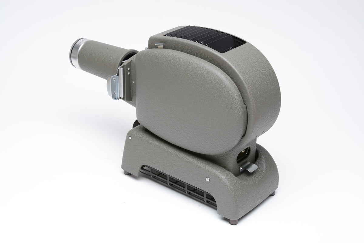 Leitz Prado 66/500 medium format slide projector for 6x6 & 6x4.5 transparencies, Great!
