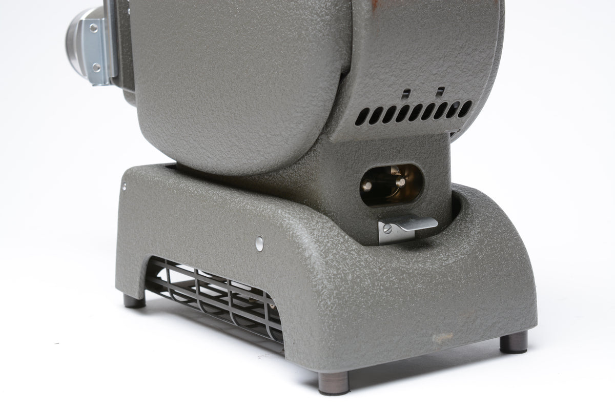 Leitz Prado 66/500 medium format slide projector for 6x6 & 6x4.5 transparencies, Great!