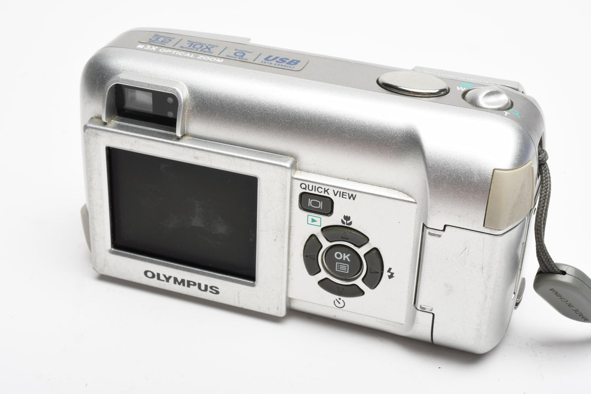 Olympus Camedia C-350 Zoom 3.2MP Digital Point&Shoot camera w/Strap, 16MB XD Card, Nice
