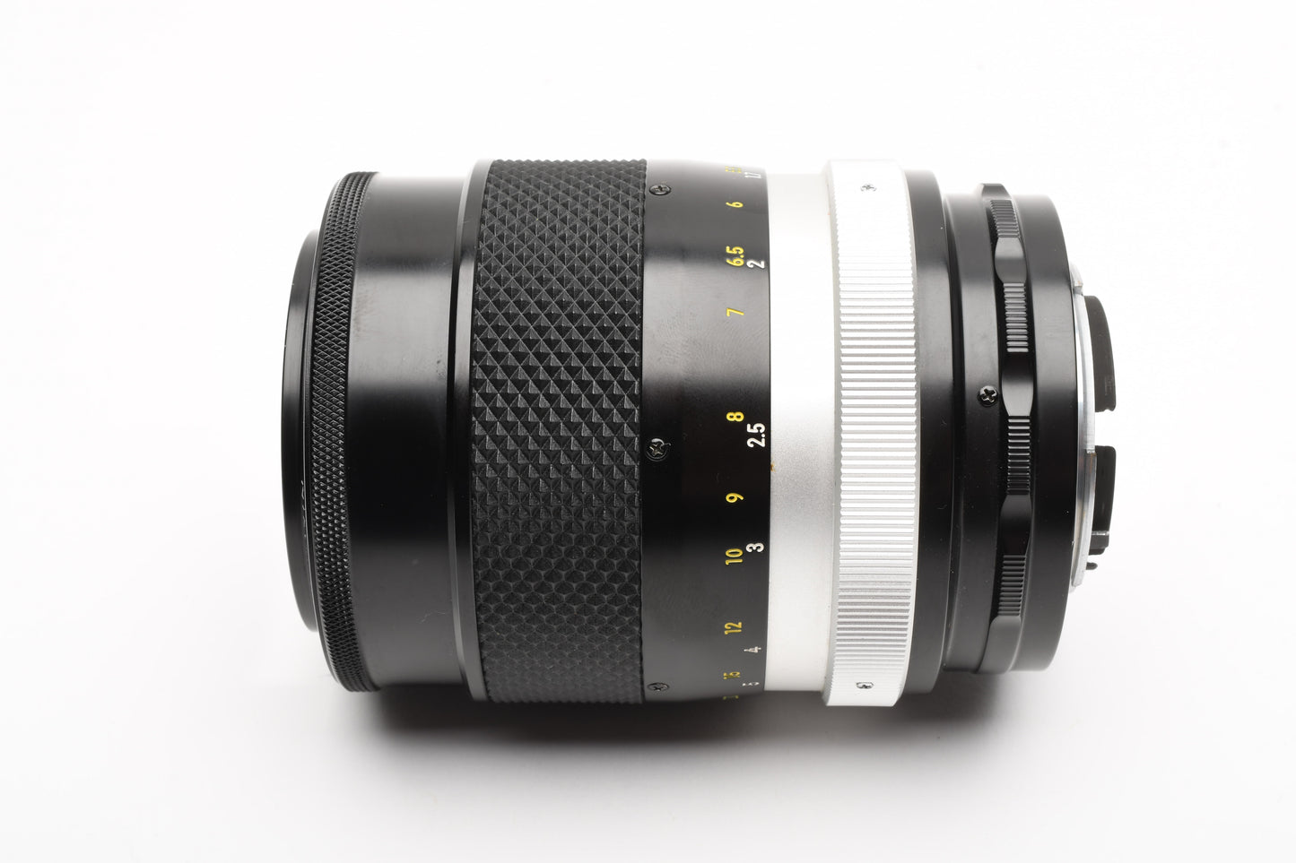 Nikon Nikkor-Q.C 135mm f2.8 Non-AI lens, caps, Mint- + UV