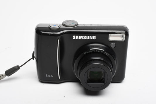 Samsung S85 8.2MP Digital Point&Shoot Camera w/Strap, Good