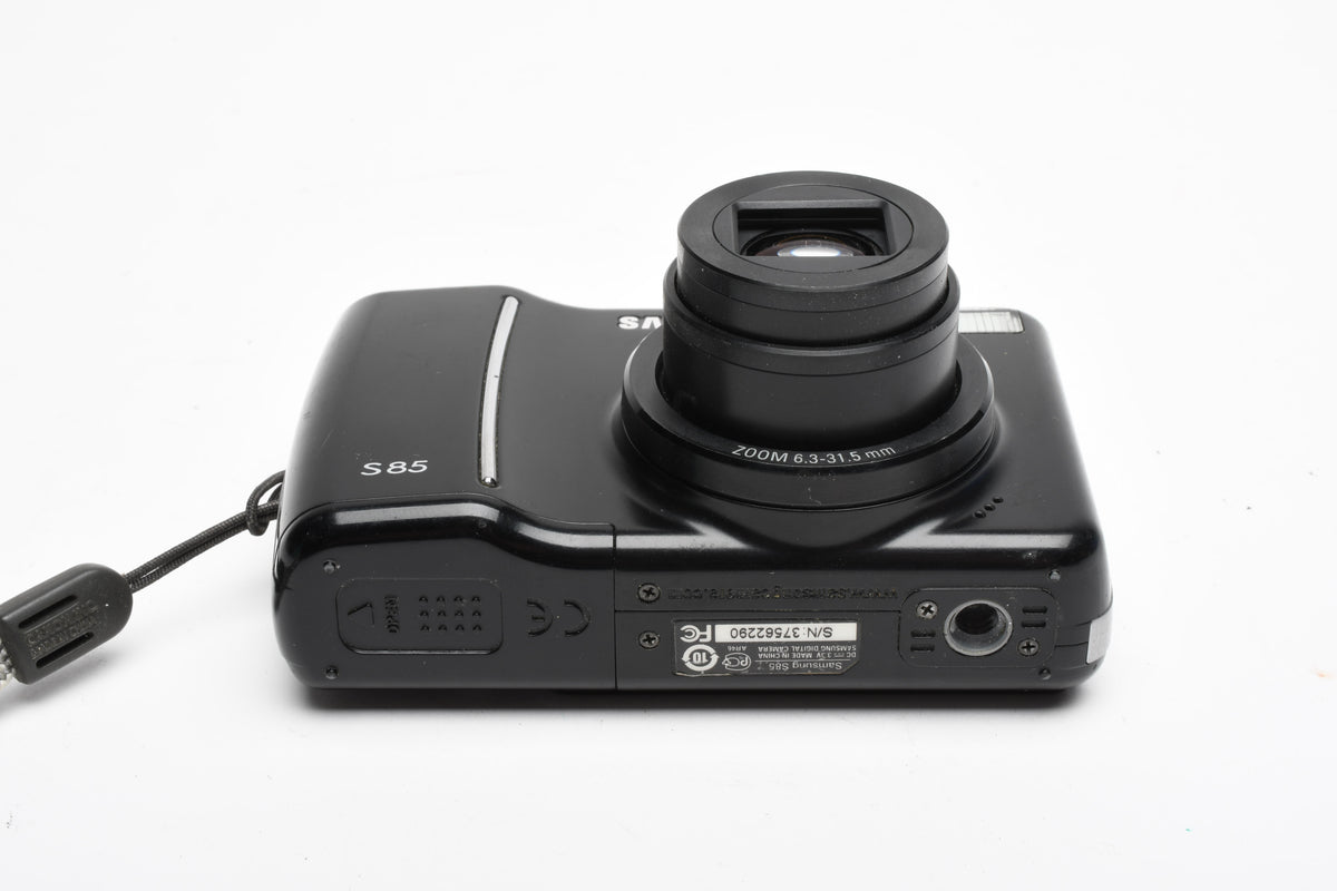Samsung S85 8.2MP Digital Point&Shoot Camera w/Strap, Good