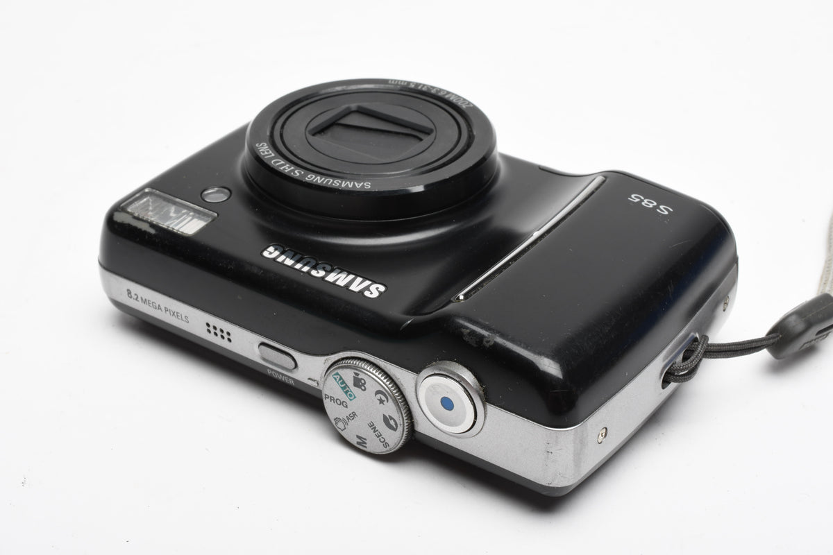 Samsung S85 8.2MP Digital Point&Shoot Camera w/Strap, Good