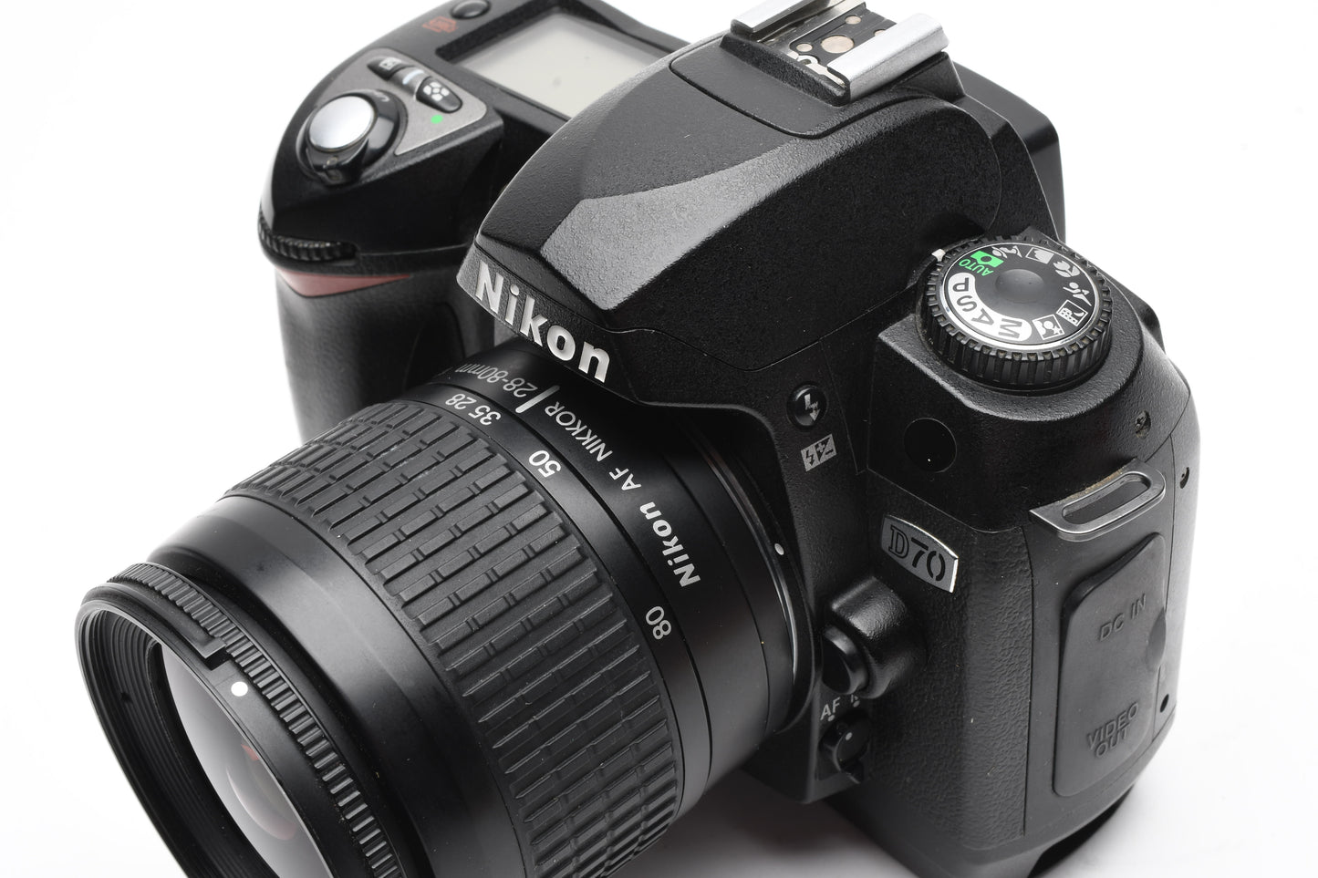 Nikon D70 DSLR w/28-80mm f3.3-5.6G, batt, charger, strap, CF, 32K Acts