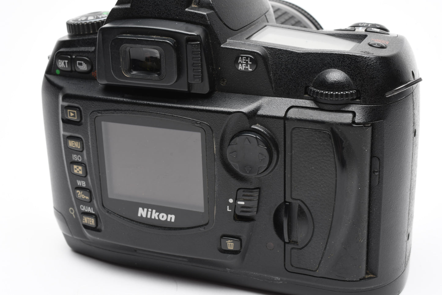 Nikon D70 DSLR w/28-80mm f3.3-5.6G, batt, charger, strap, CF, 32K Acts